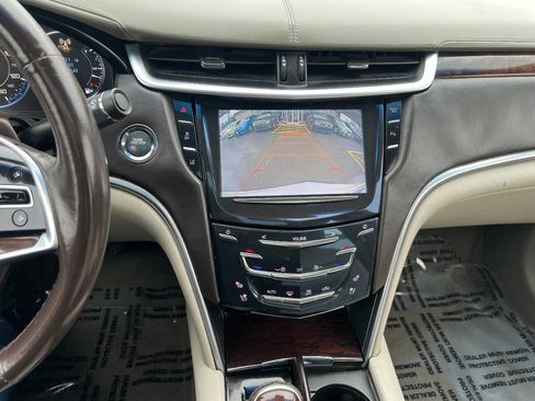 Used 2013 Cadillac XTS Platinum image 34