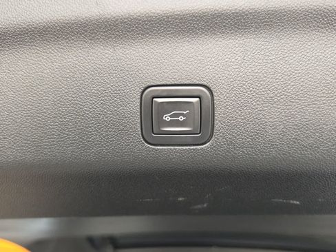 Used 2023 GMC Yukon XL Denali Ultimate AWD/4WD image 40
