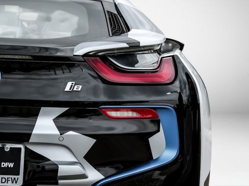 Used 2015 BMW i8 image 44