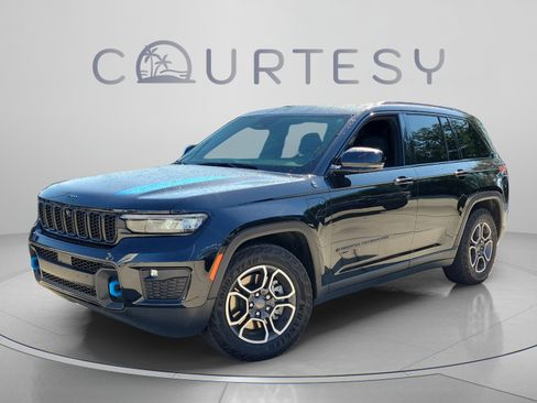 Used 2024 Jeep Grand Cherokee Trailhawk AWD/4WD image 1
