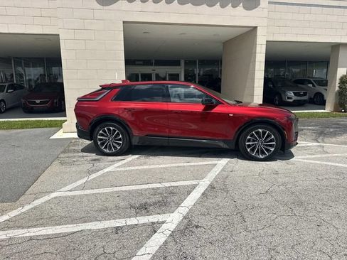 Used 2025 Cadillac Lyriq Sport AWD/4WD image 6