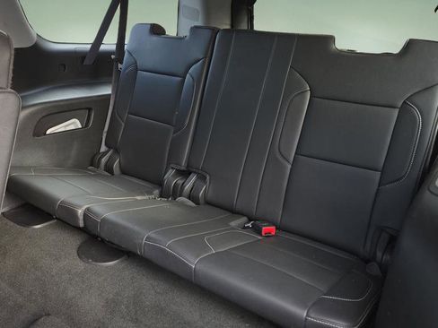 Used 2018 Chevrolet Suburban LT image 18