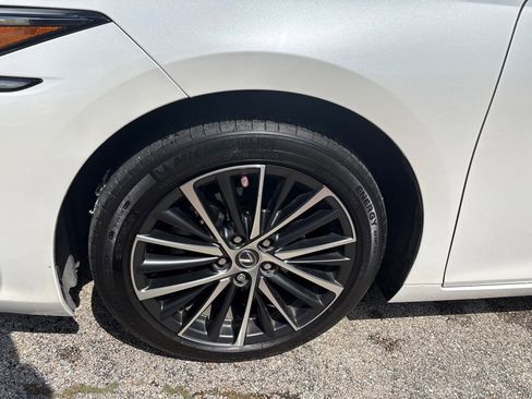 Used 2023 Lexus ES 350 w/ Premium Package FWD image 9