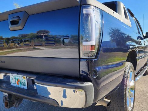 Used 2005 Chevrolet Avalanche LS w/ Preferred Equipment Group image 13