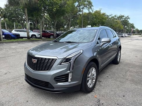 Used 2024 Cadillac XT5 Luxury FWD image 2