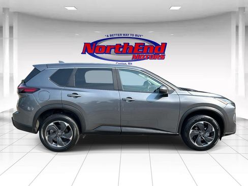 Used 2024 Nissan Rogue SV AWD/4WD image 2