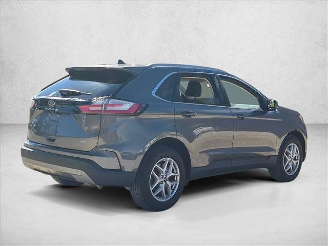Used 2024 Ford Edge SEL w/ Convenience Package AWD/4WD image 5