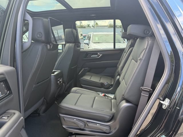 New 2026 GMC Yukon Denali w/ Denali Reserve Package AWD/4WD image 11