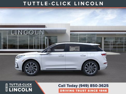 New 2026 Lincoln Corsair Grand Touring AWD/4WD image 3