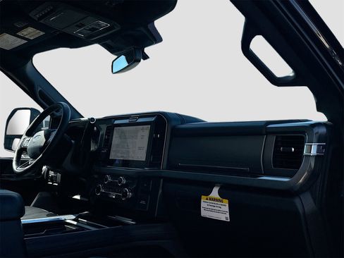 Used 2025 Ford F250 Platinum w/ FX4 Off-Road Package image 27