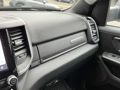 Used 2025 RAM 1500 Big Horn AWD/4WD image 30