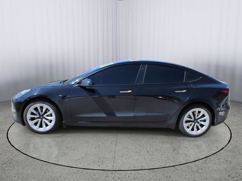 Used 2022 Tesla Model 3 Long Range AWD/4WD image 4