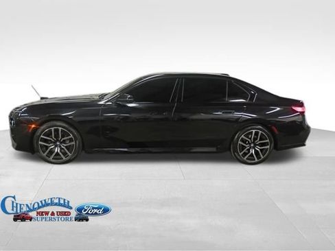 Used 2023 BMW 740i w/ Parking Assistance Package image 2