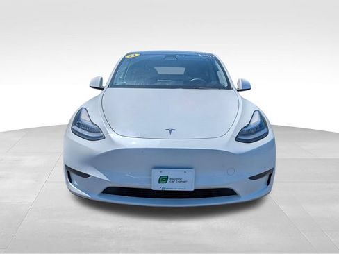 Used 2023 Tesla Model Y Long Range AWD/4WD image 2