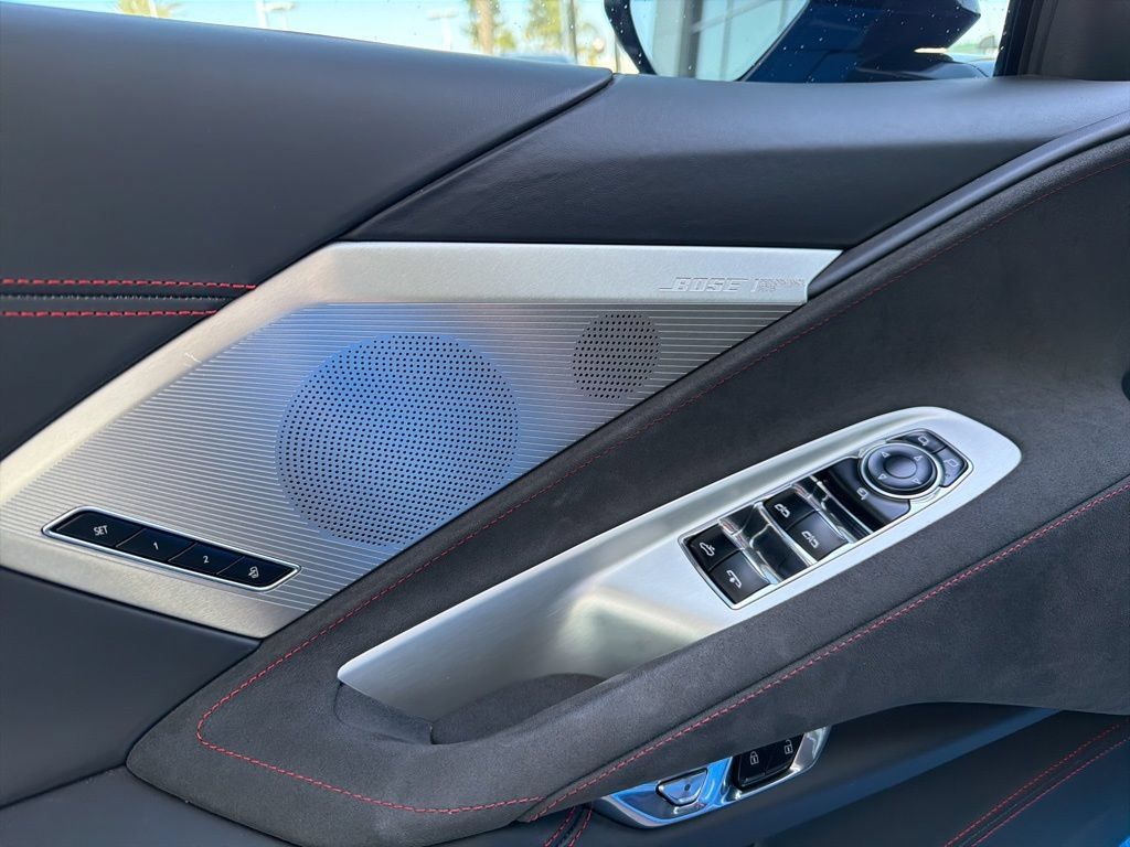 Used 2023 Chevrolet Corvette Stingray Premium Conv w/ Z51 Performance Package RWD image 6