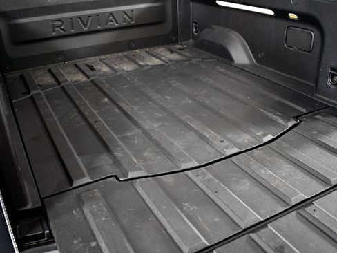 Used 2022 Rivian R1T Launch Edition image 14