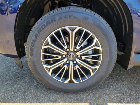 New 2025 Nissan Armada SL w/ Captain's Chari Seat Package image 20