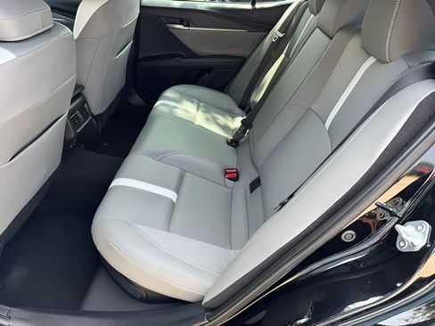 Used 2025 Toyota Camry SE w/ Convenience Package FWD image 19
