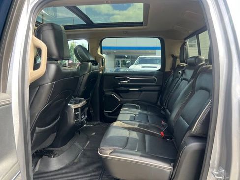 Used 2019 RAM 1500 Laramie AWD/4WD image 11