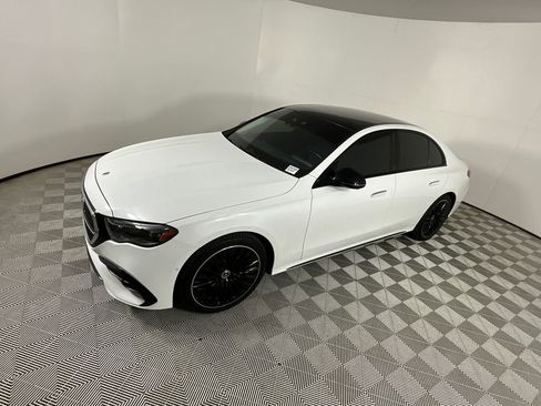 Used 2024 Mercedes-Benz E 350 4MATIC Sedan w/ Airmatic Package image 9