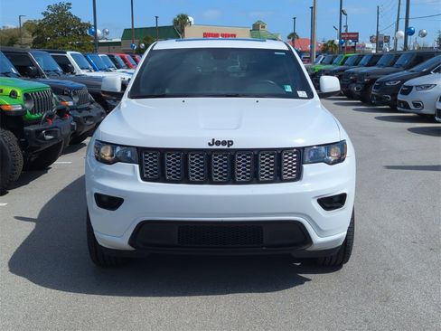 Used 2020 Jeep Grand Cherokee Altitude image 10