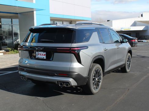 New 2026 Chevrolet Traverse LT w/ Sun and Wheel Package image 4