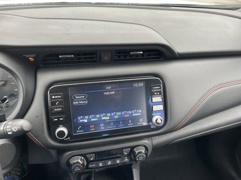 Used 2023 Nissan Kicks SR w/ SR Premium Package FWD image 18