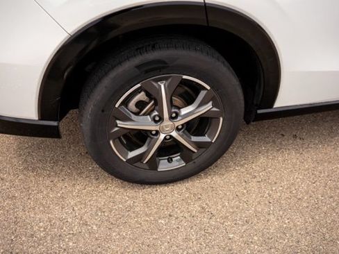 Used 2024 Honda HR-V EX-L image 9