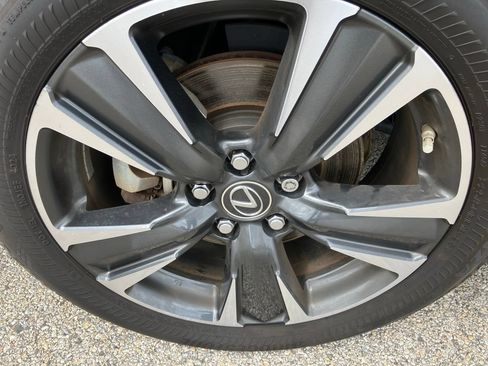 Used 2024 Lexus UX 250h FWD w/ Premium Package image 11