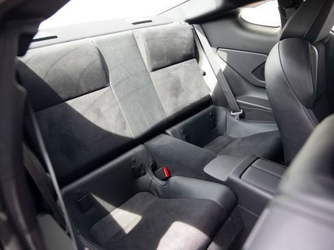 Used 2024 Toyota GR86 Premium image 20