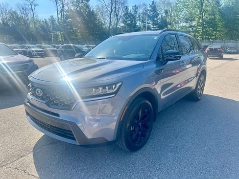 Certified 2021 Kia Sorento S AWD/4WD image 2