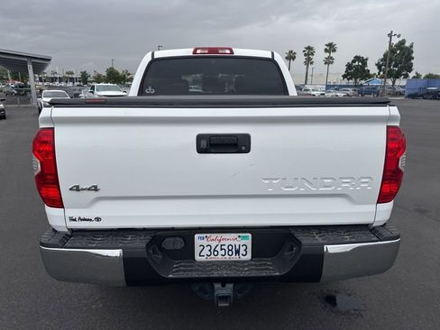 Used 2017 Toyota Tundra SR5 w/ SR5 Upgrade Package AWD/4WD image 4
