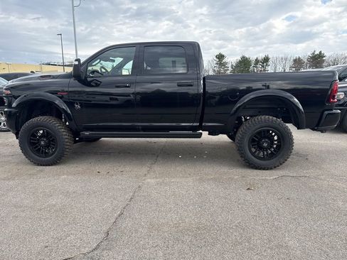 New 2025 RAM 2500 Big Horn AWD/4WD image 2