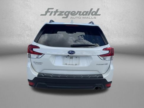 Used 2019 Subaru Forester Premium image 4