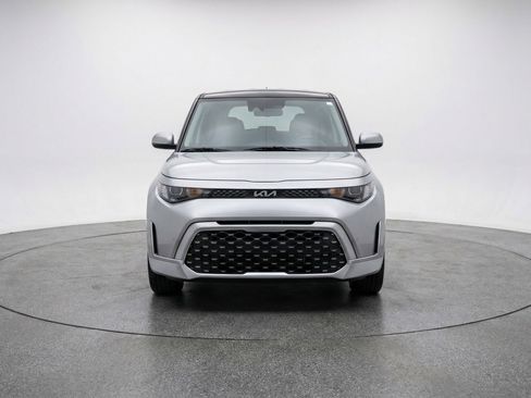 Used 2025 Kia Soul LX w/ LX Technology Package image 2
