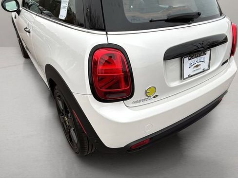 Used 2024 MINI Cooper SE w/ Signature Upholstery Package image 35
