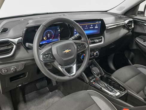 Used 2024 Chevrolet TrailBlazer LT w/ LT Cold Weather Package AWD/4WD image 14