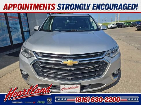 Used 2021 Chevrolet Traverse Premier AWD/4WD image 16