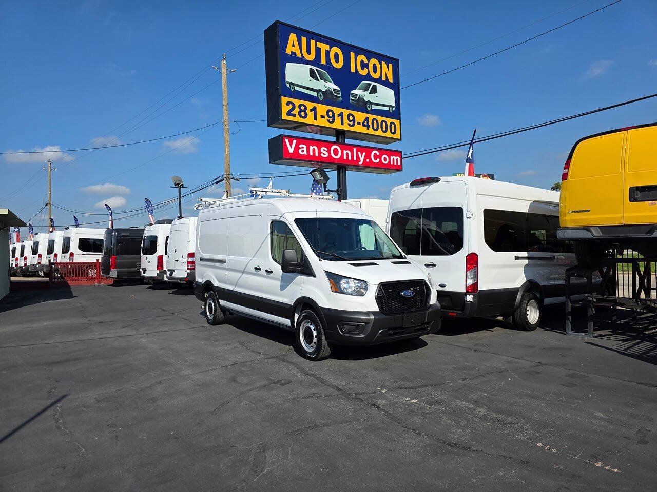 Used 2023 Ford Transit 250 Medium Roof w/ Load Area Protection Package RWD image 27