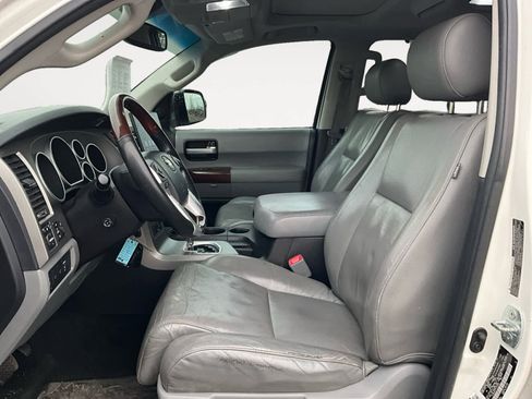 Used 2015 Toyota Sequoia Platinum image 10