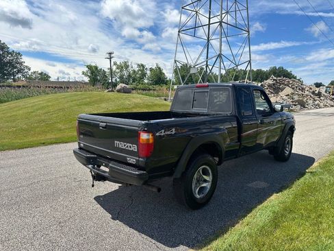 Used 2004 MAZDA B-Series Pickup 4x4 Cab Plus B4000 w/ Convenience Pkg image 3