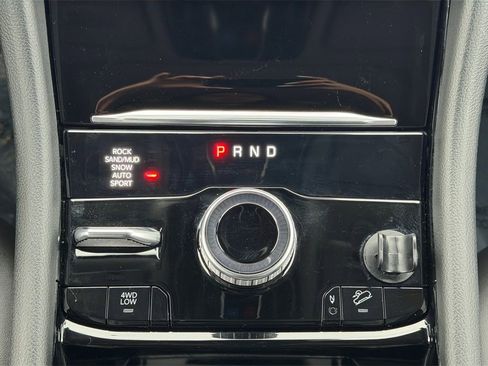 Used 2023 Jeep Grand Cherokee 4WD 4xe w/ Luxury Tech Group II image 11