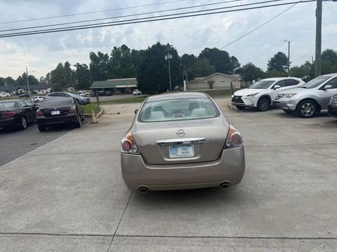 Used 2011 Nissan Altima 2.5 S FWD image 6