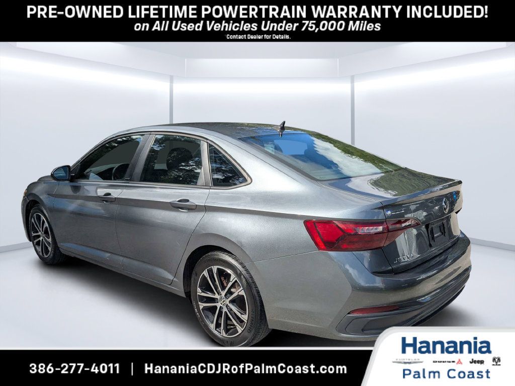 Used 2023 Volkswagen Jetta Sport FWD image 5