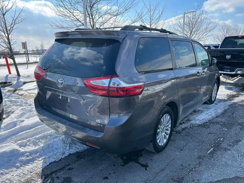 Used 2015 Toyota Sienna XLE image 4