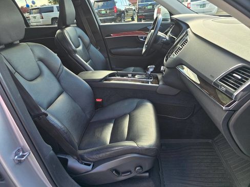 Used 2019 Volvo XC90 T6 Momentum w/ Protection Package image 23
