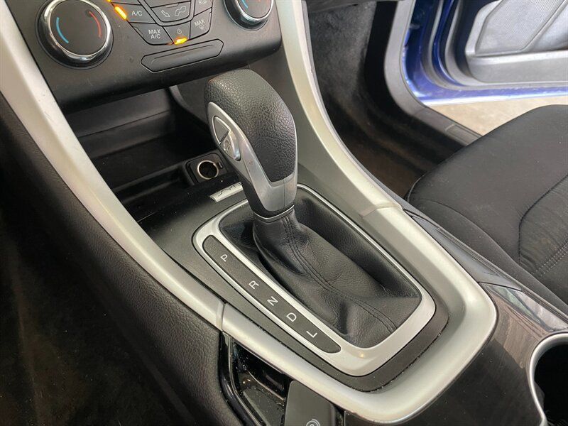 Used 2015 Ford Fusion SE FWD image 13