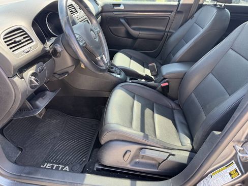 Used 2014 Volkswagen Jetta SE FWD image 14