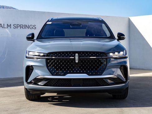 Used 2026 Lincoln Nautilus Black Label image 4