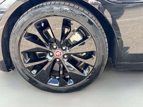 Used 2023 Jaguar XF SE image 41